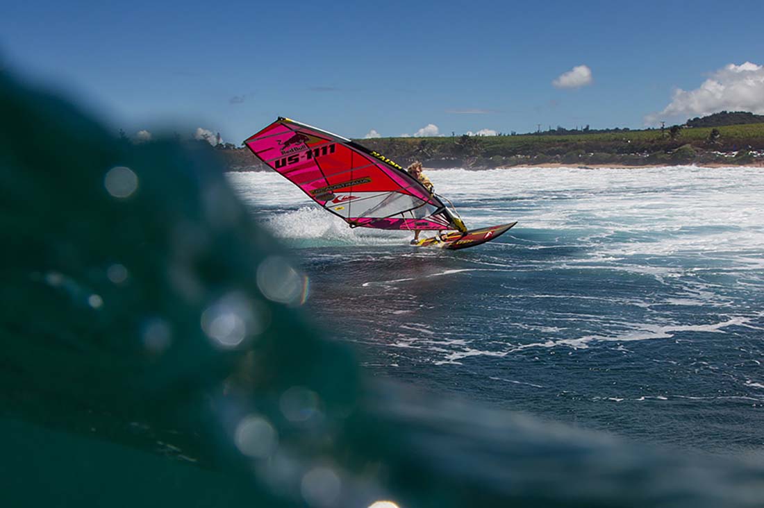 Robby surft Hookipa