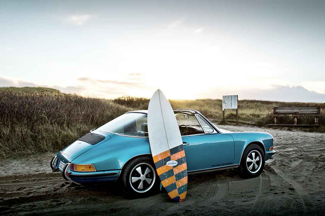 Surfboard und ein Porsche