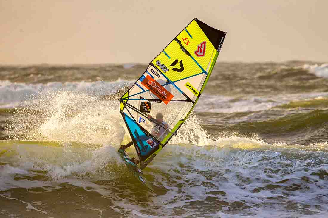 Victor Fernandez in den Wellen vor Sylt